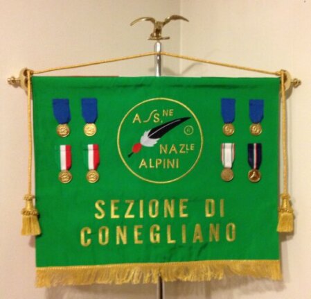 Labaro dell'Associazione Nazionale Alpini